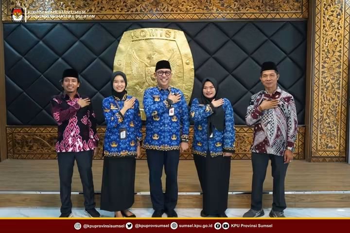 kpusumsel's tweet photo. #Temanpemilih Pelantikan dan pengambilan sumpah janji Pejabat Fungsional Sekretariat KPU Provinsi Sumatera Selatan, Kamis (1/102026).

#KPUMelayani https://t.co/fMsJUc0WK3