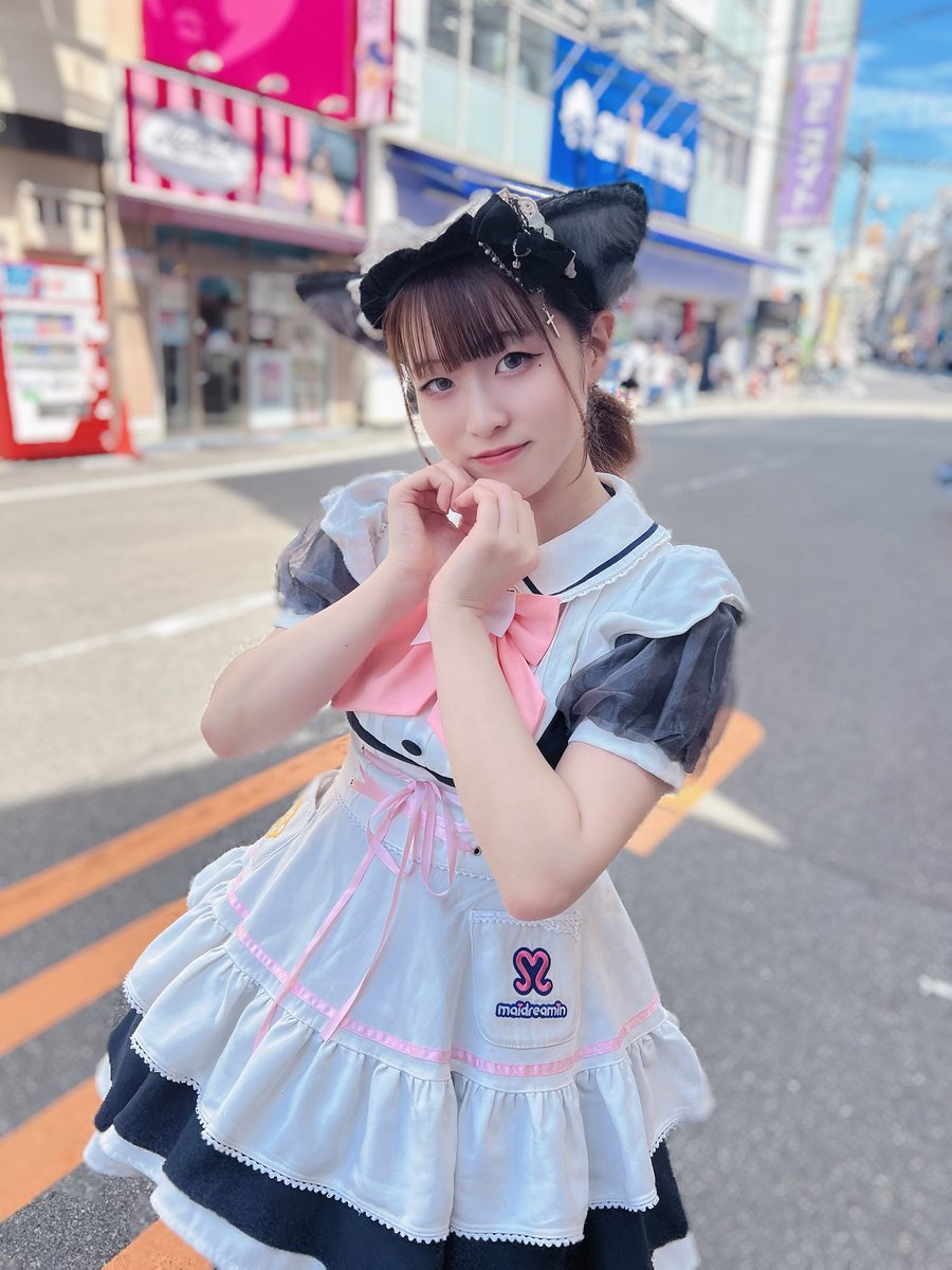 kaguya_mdreamin's tweet photo. ご主人様♡お嬢様♡(˙꒳​˙ᐢ )ｺﾝﾆﾁﾊ‼️

おつきさまから大奔走⭐️

#めいどりーみん 大阪日本橋オタロード店
@otr_maidreamin
ﾓﾘﾓﾘたべる狼姫の《かぐや》です🐺🥂
Ψ( 'ω'* )ｺｯﾃﾘﾗｰﾒﾝ!!♡

ゲーム,ボカロ,VTuberさんおたく>⩊<♡
 #かぐや様と笑いたい 
 #拡散希望 https://t.co/L6JYpg6Jey