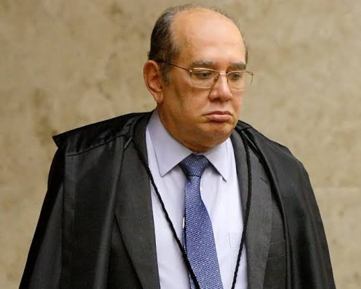 PrimeiroFront's tweet photo. 🔴ÚLTIMA HORA: Mídia americana detona Gilmar Mendes após interferência nas eleições.

“É escandaloso o que o senhor Gilmar Mendes fez hoje no Brasil. Ele precisa urgentemente ser afastado do cargo" https://t.co/3ZKxnmbHVA