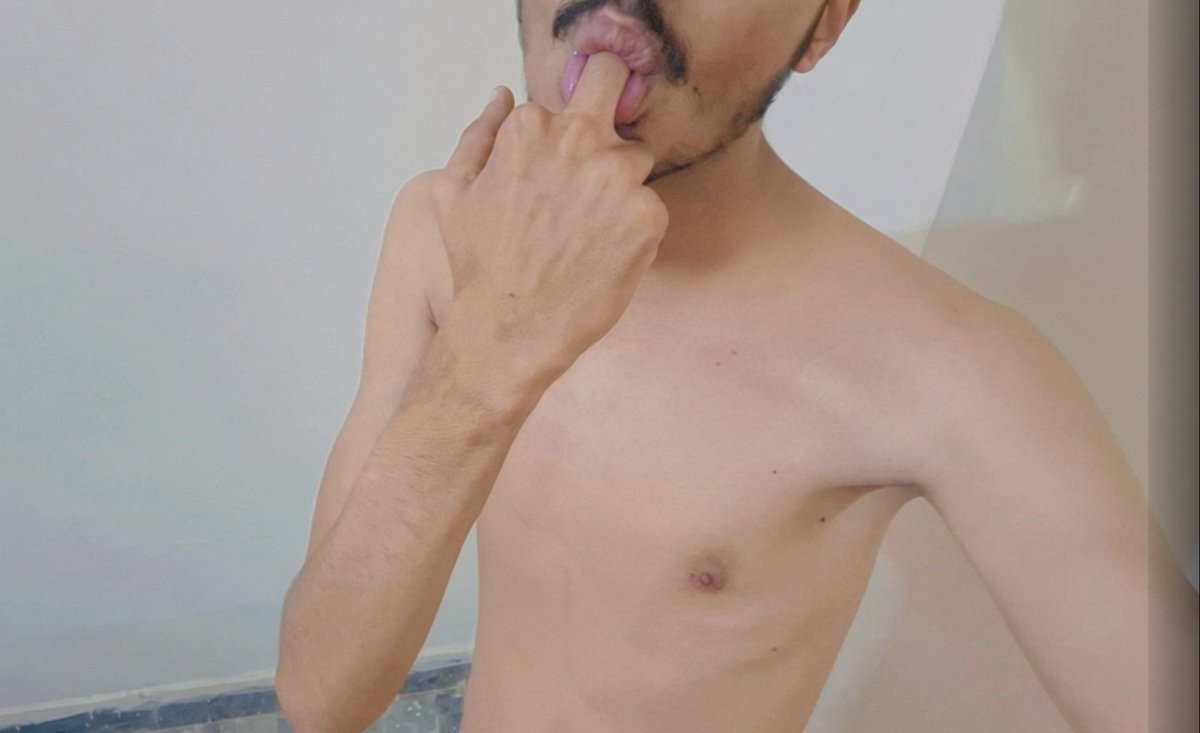 pakislutbottom's tweet photo. A Little Slutty Bitch Who wants To suck a Big Dick and Get Fucked hard 🥵🙈
Wants to do threesome😬🙈
#Gay #baby #bottom #horny https://t.co/TS67KLukOz