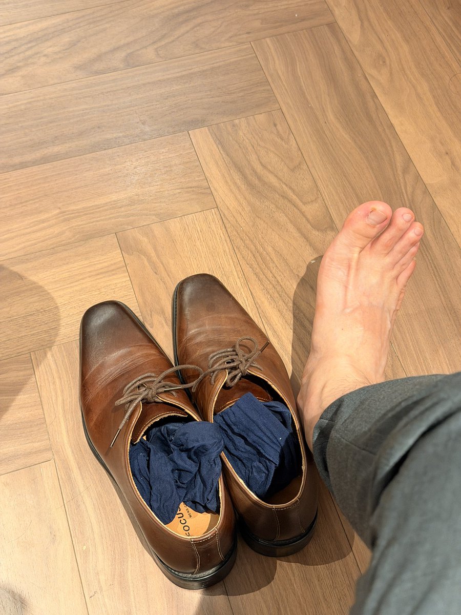 lintao1986's tweet photo. 山东188人夫爸爸的丝袜皮鞋准备好了，苏州的狗儿子来 https://t.co/gjuBjV6byM