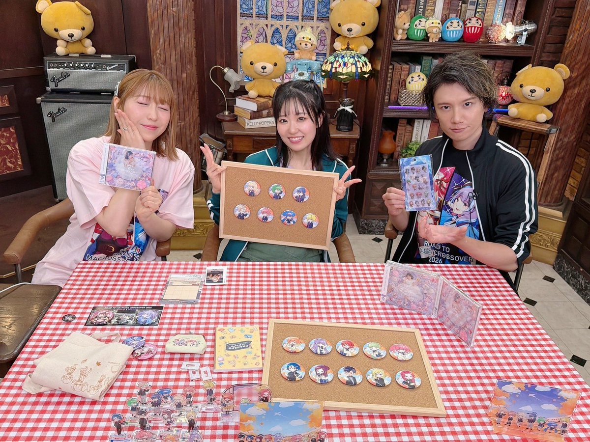 naobou_official's tweet photo. おつマクです～！
（すぐ呟けなくてごめんね！）

歌マクロス！開発中の貴重な画面を見られて高まりましたね……！✨
和紙やないかーい、面白かったなぁ😂
学ラン姿もキュンです！🫶
macrossの綴りにはご注意を……！（笑）

時間オーバーな我らでしたが、次こそはぴったりを目指して！💪（東山奈央） https://t.co/JBLKdSCk7I