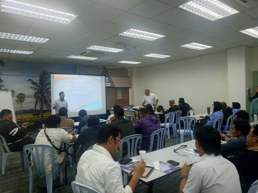 gisbtraining's tweet photo. [1] Basic Occupational First Aid (BOFA) Training Day 1 on 19 November 2025 at Seremban, Negeri Sembilan

#GLOBALINFOSKILLS
#GISBTRAINING
#BOFA
#TRAININGPROVIDER
#PENYEDIALATIHAN https://t.co/FyukmX1Rse