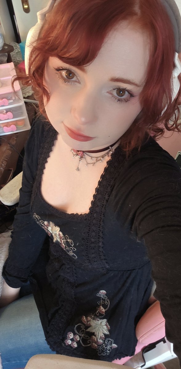 Elefire_the_elf's tweet photo. Live btw if u even care.... https://t.co/oQimSwE6ma