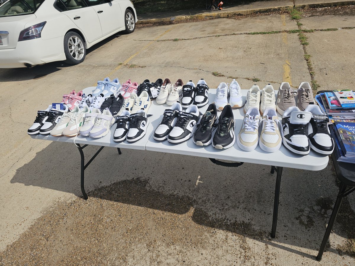 chillin662's tweet photo. @tariqnasheed Since I have your attention, could you please donate &amp; #RT this #DeltaShoeCampaign tweet

This my 12th year raising money to buy shoes for students here in the #Mississippi Delta

P.S. #MVSU #HBCUsMatter $ASS #RollingFork #SilverCity #JacksonWaterCrisis

https://t.co/crbfZkxyVR https://t.co/AqNCQu5p2N