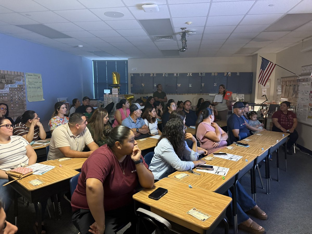 KWilliamsDLD's tweet photo. Families had the opportunity to step inside the classroom, experience learning alongside their students, and see firsthand the engaging experiences happening every day! #OpenHouse26-27 https://t.co/IF5EmSjplw