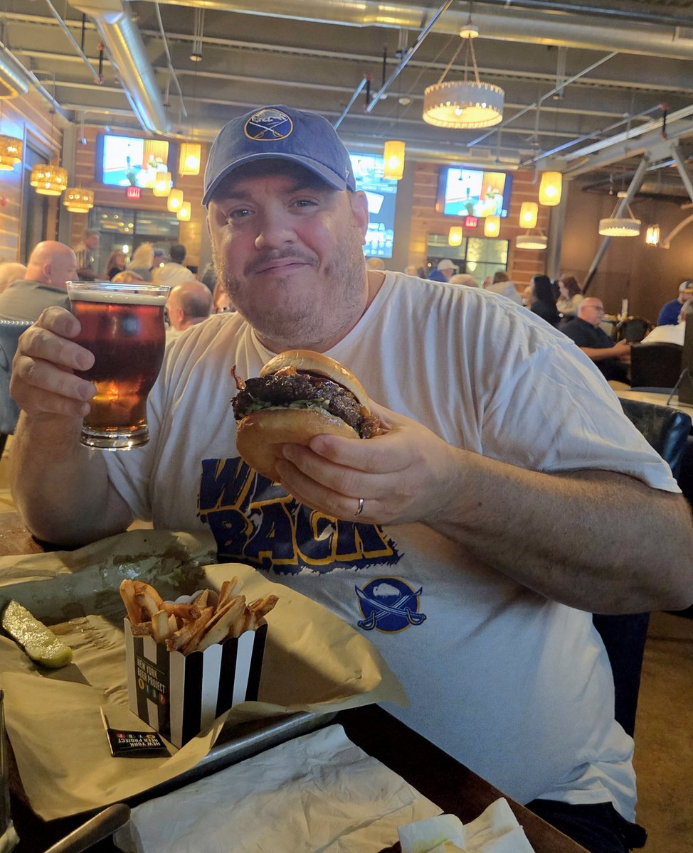 buffbeerleague's tweet photo. Burgers and beers at @nybeerproject tonight for #wnybeerweek. The Thriller Burger, part of their new October specials menu, pairs so damn well with a Prost! Oktoberfest. And we came in first place in trivia! https://t.co/bLZT7io2Rt