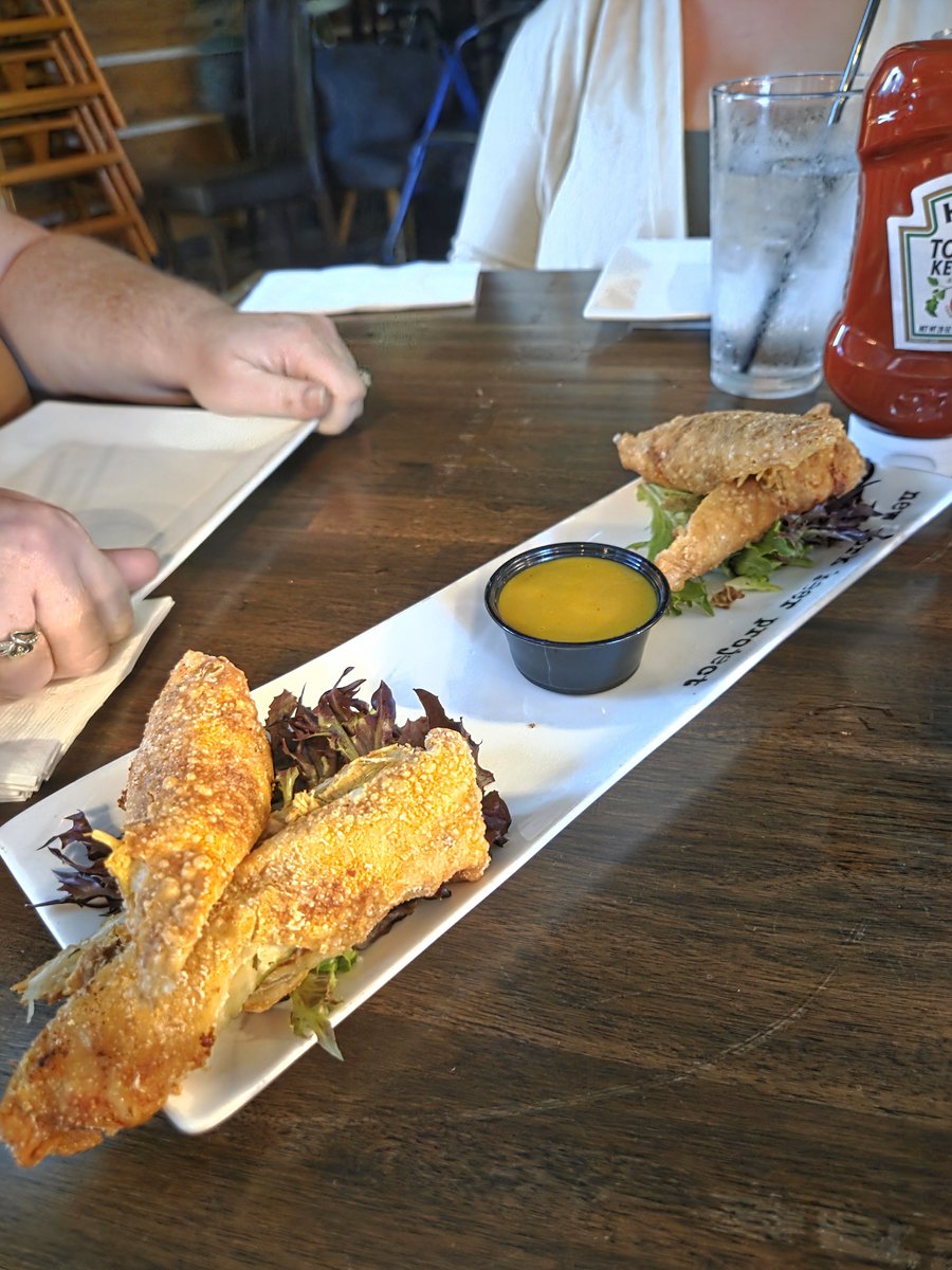 buffbeerleague's tweet photo. Burgers and beers at @nybeerproject tonight for #wnybeerweek. The Thriller Burger, part of their new October specials menu, pairs so damn well with a Prost! Oktoberfest. And we came in first place in trivia! https://t.co/bLZT7io2Rt