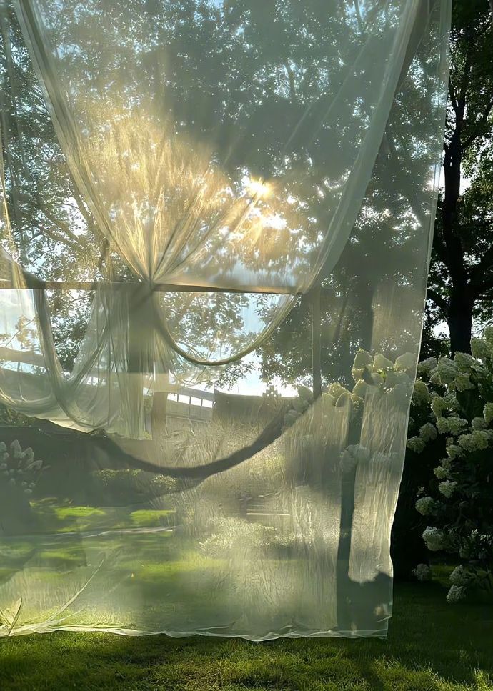SyifaniF's tweet photo. When the fabric curtain’s frequency shifts, the wind takes its quiet bow. https://t.co/RsnTMczwRk