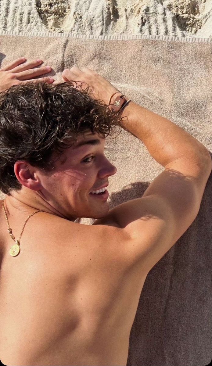 bwcfrat's tweet photo. pov: your boyfriend. <3 https://t.co/VU5SaS8YGu