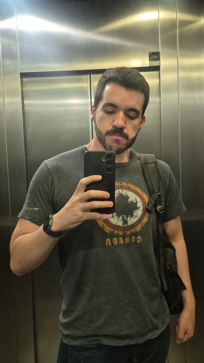 zeldotorque's tweet photo. O homem em bsb que mais trabalhou hoje https://t.co/NB1LddGdk1