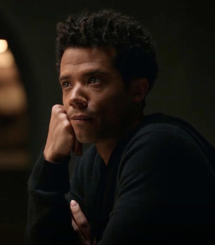 Michaeddie's tweet photo. Reply and I’ll give you a letter to list your favorite characters!! This time I got L 😋 https://t.co/oixqiC3Rfi