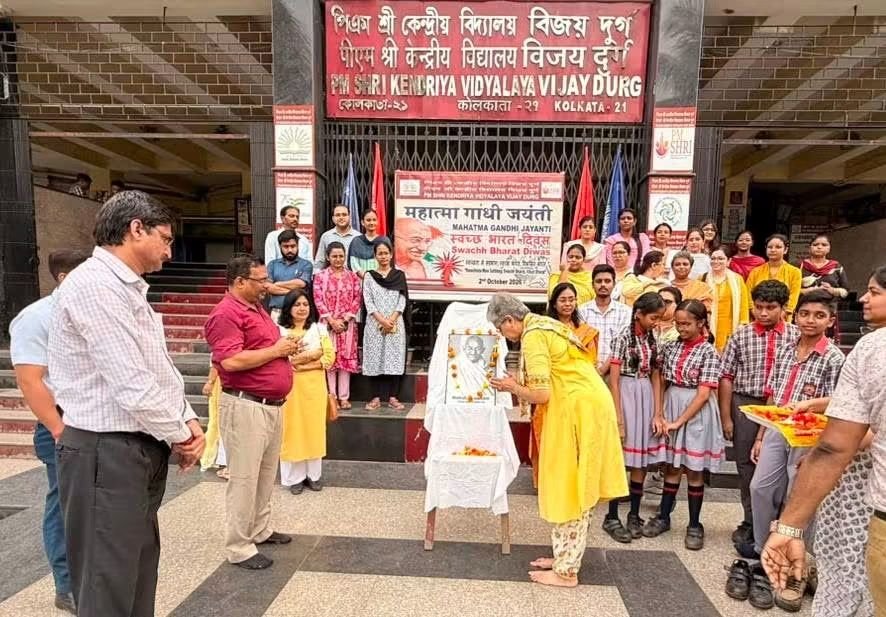 KVFortWilliam's tweet photo. Celebration of Mahatma Gandhi Jayanti, 2/10/26 PM SHRI   Kendriya Vidyalaya Vijay Durg 
@EduMinOfIndia 
@KVS_HQ
@kvsrokolkata 
#SwachhataHiSeva 
#MahatmaGandhi 
#SwachhataHiSewa2026 https://t.co/5F5O8jTSEC
