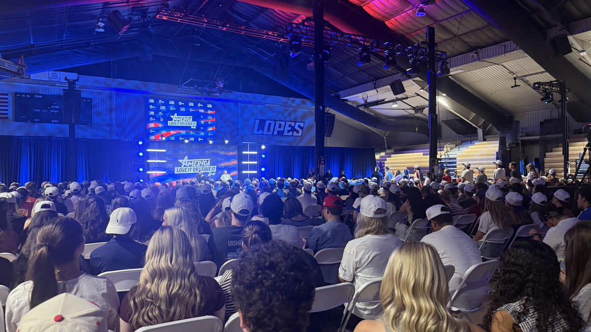 tpusastudents's tweet photo. FULL HOUSE tonight at Grand Canyon University for Erika Kirk, Brandon Tatum, and Shane Winnings! 🙌🇺🇸

The energy is UNREAL.🔥 https://t.co/TdXr9vtmaG
