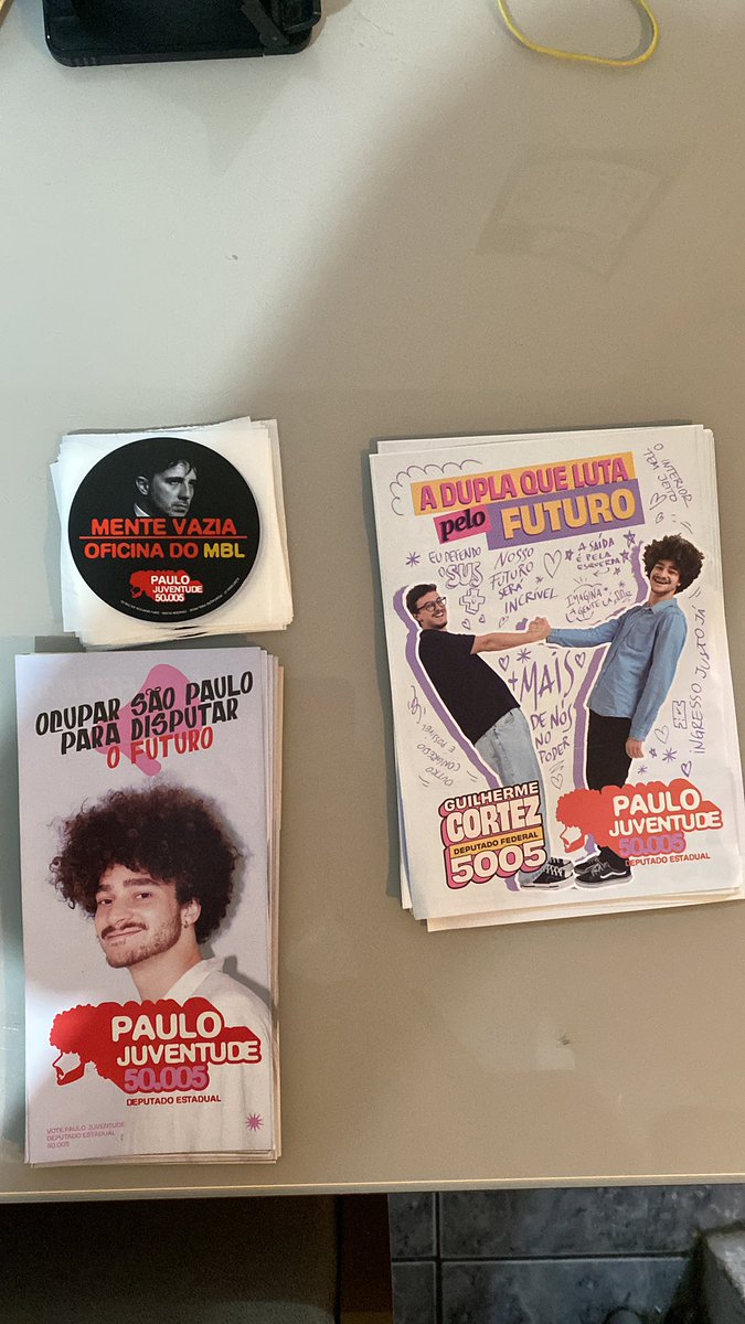 eohickrl's tweet photo. o paulo veio na minha casa bateu na minha porta deixou isso e ele saiu correndo https://t.co/HLklWqENOW