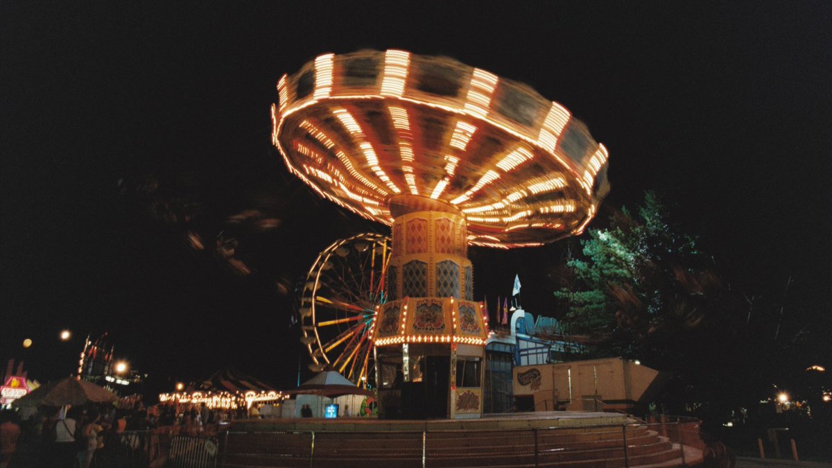 kystatefair's tweet photo. Kentucky State Fair, but make it early 2000s 🤩 https://t.co/dLEeG2ZX6M