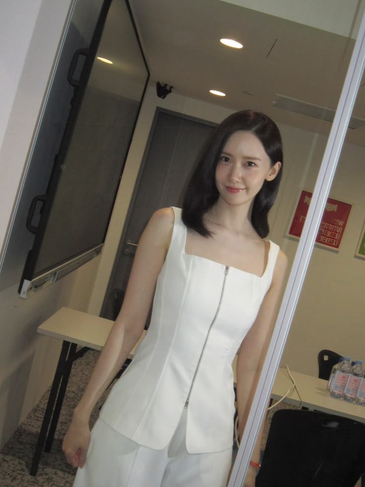 inlovewyoona's tweet photo. Yoona is absolutely beautiful... ♥️ https://t.co/xgE6bUn0Dx