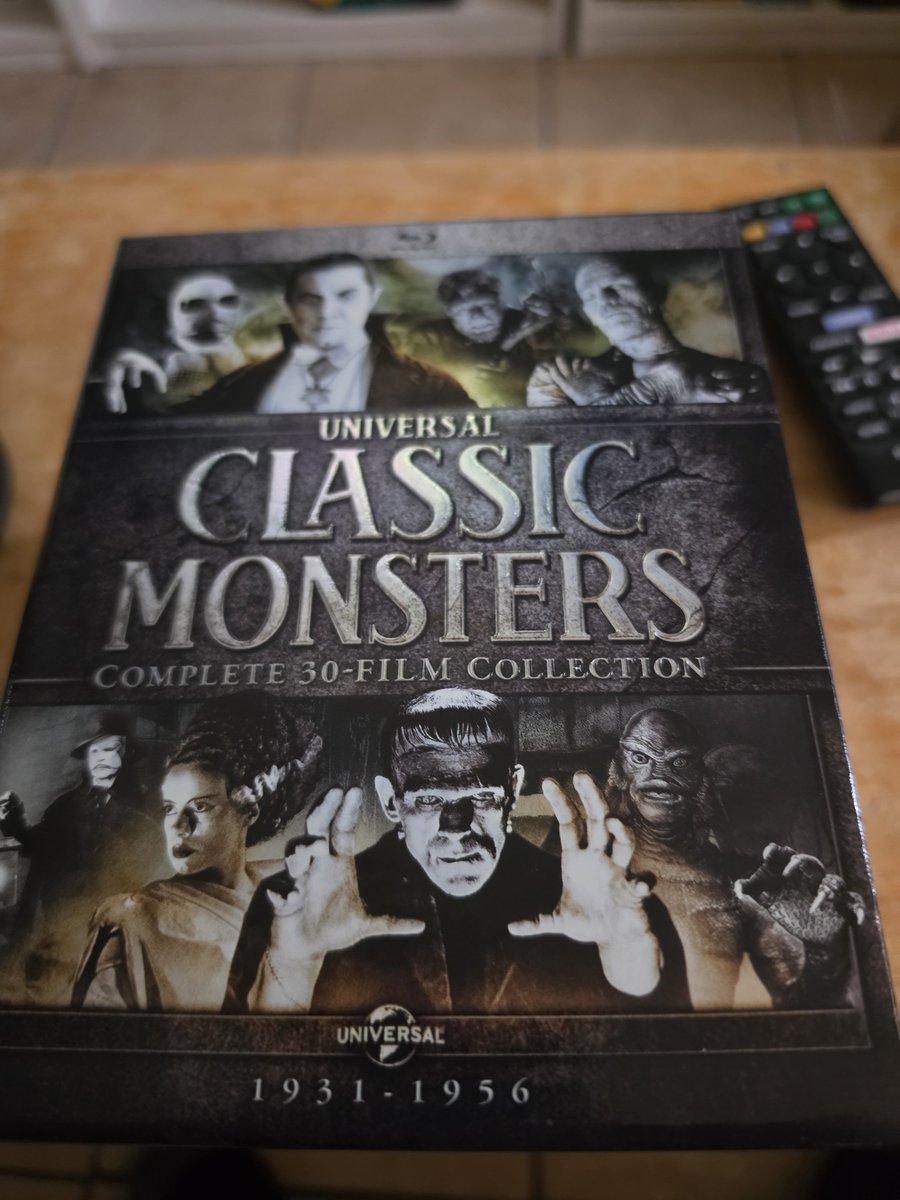 thatkidkali89's tweet photo. Starting my annual #31DaysOfHalloween off by getting back to this box set ive been meaning to finish. First of 1946s The Ghost of Frankenstein #NowWatching #FirstTimeWatch https://t.co/FlSPCLdisV
