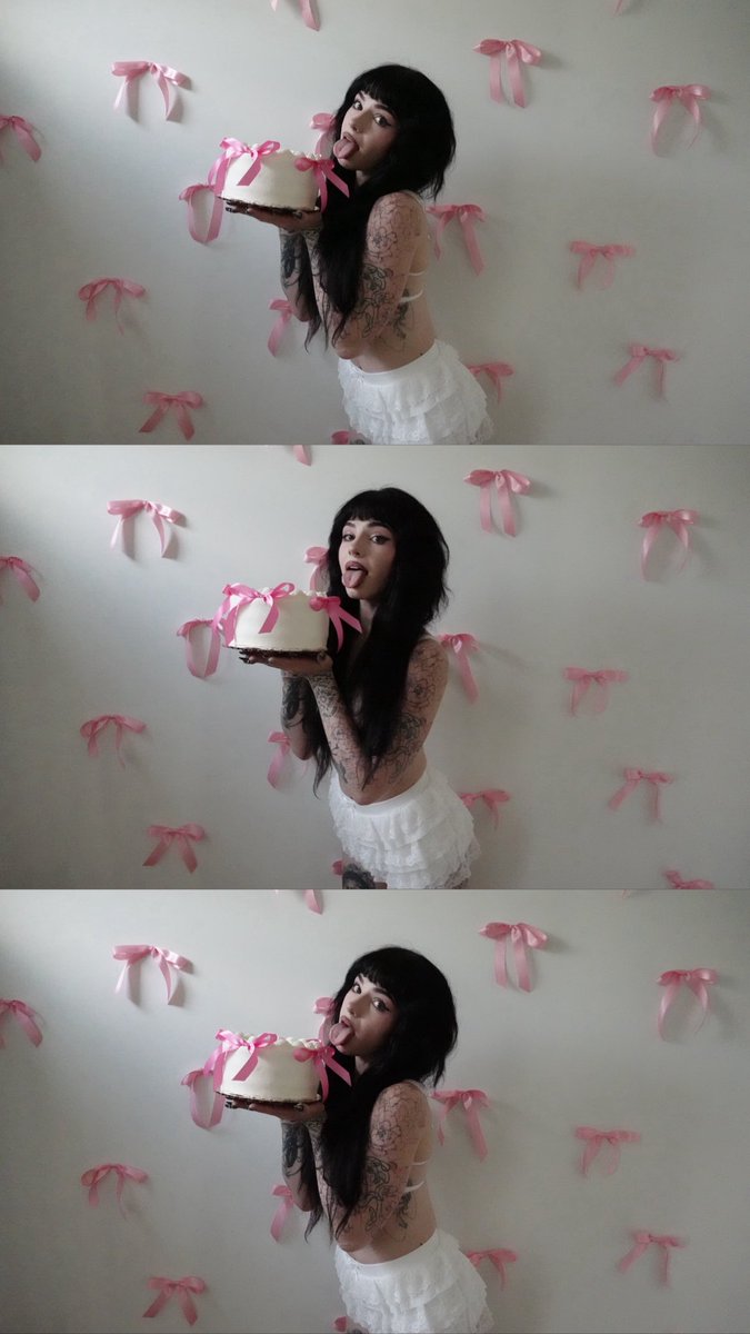 _lems7's tweet photo. it’s my birthday!!!🎀 https://t.co/P7GLxajsH8