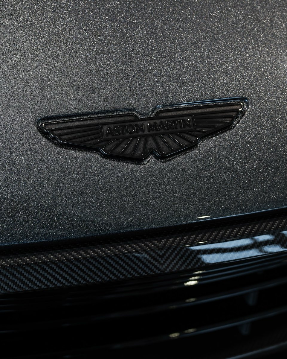 RPMvisualss's tweet photo. Aston Martin Valour https://t.co/xuEYPuTcwx