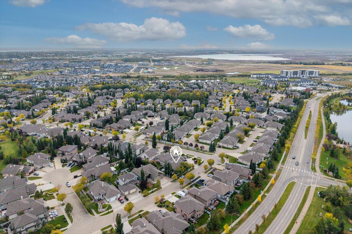 DaveOzubko's tweet photo. Executive bungalow living in St. Albert. This custom-built Lacombe Park home pairs refined finishes with main-floor living, a finished basement, heated triple garage and private backyard with hot tub. Open House: Oct. 3, 1–3 PM. Could you see yourself here? https://t.co/EoiiU5vyAH