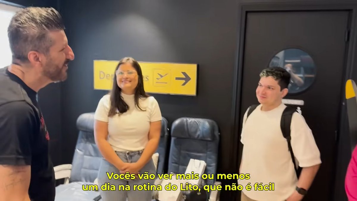 meiacervo's tweet photo. live encerrada mais cedo hoje devido ao falecimento do lito.
o meiaum era um grande fã dele, sempre que podia tava assistindo algum vídeo em live e chegou até a conhecer o próprio. tenho certeza q o lito era uma pessoa incrível e essa perda vai deixar saudades.
descanse em paz🤍 https://t.co/Km83hV5TMC