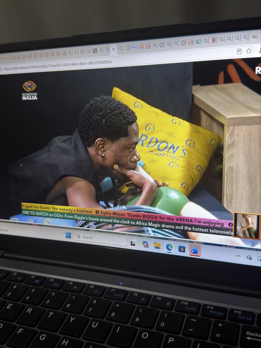 VictoriaNu61906's tweet photo. Opeyemi wanted  to enter the pool so bad to join Queen Sheba but he was scared the black dye in his hair will wash away and we will see his real hairline 🤣.
#BBNaija 
#Bbnaija 
#BBNaijaS11 https://t.co/EPLtKi3e2e