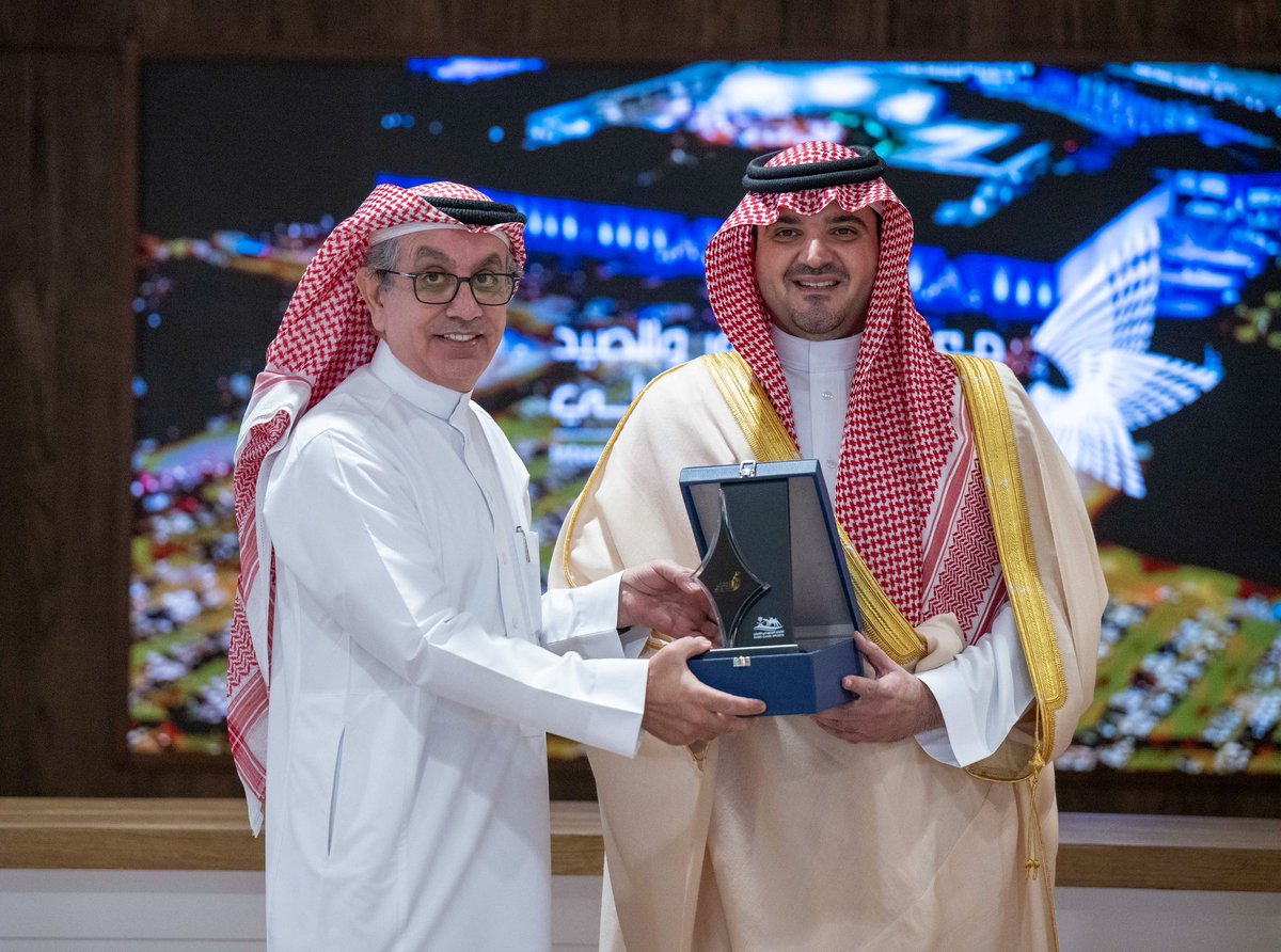 alsaud1ksa's tweet photo. 📸 | جانب من زيارة الأمير عبدالعزيز بن سعود، وزير الداخلية رئيس مجلس إدارة المركز الوطني للصقور، لمعرض الصقور والصيد السعودي الدولي 2026 https://t.co/Zxgn6Znsit