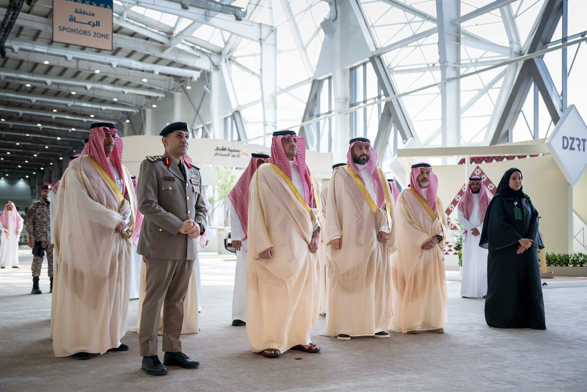 alsaud1ksa's tweet photo. 📸 | جانب من زيارة الأمير عبدالعزيز بن سعود، وزير الداخلية رئيس مجلس إدارة المركز الوطني للصقور، لمعرض الصقور والصيد السعودي الدولي 2026 https://t.co/Zxgn6Znsit