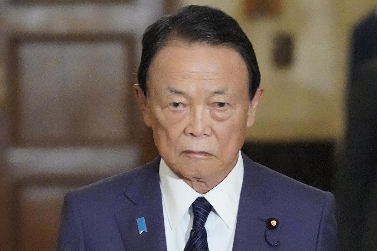 news_postseven's tweet photo. 《高市改造内閣の爆弾》
後見人・麻生太郎副総裁

地元・福岡での県議会裏金スキャンダルで囁かれる「影響力低下」、

引退で長男・長女の出馬説も流れる
https://t.co/44GdIHyb1P
「高齢の麻生さんが引退して任期途中で議員辞職し、補選に長男か長女が出馬するのではないかという見方もあります」 https://t.co/pPDUkubSO6
