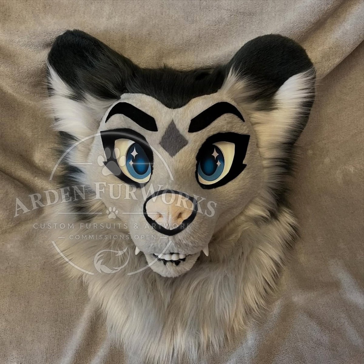 ArdenFurWorks's tweet photo. Opossum fursuit head🩶

3D printed eyes

Handcrafted with lots of love

super soft

Has neck fur

lined

Luxury faux fur

Head only

#furry #fursuit #fursuitforsale #furryhead #fursuitpartial #foxfursuit #wolf #fursuit #kemono #kemonofursuit #bunnyfursuit #kemonobunnyfursuit https://t.co/IN1c8jb41q