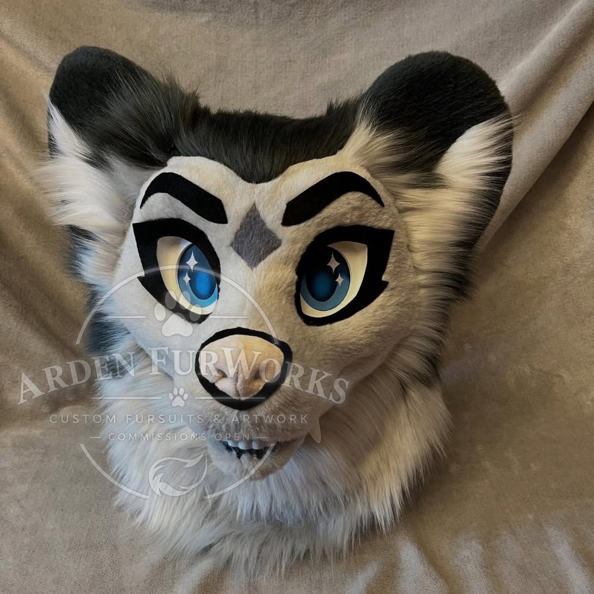 ArdenFurWorks's tweet photo. Opossum fursuit head🩶

3D printed eyes

Handcrafted with lots of love

super soft

Has neck fur

lined

Luxury faux fur

Head only

#furry #fursuit #fursuitforsale #furryhead #fursuitpartial #foxfursuit #wolf #fursuit #kemono #kemonofursuit #bunnyfursuit #kemonobunnyfursuit https://t.co/IN1c8jb41q
