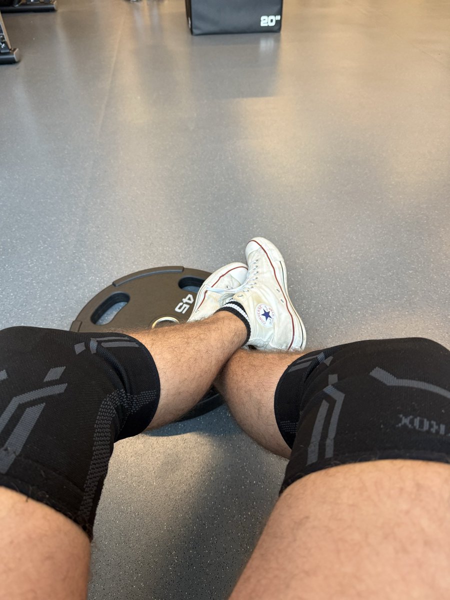 oversizedchucks's tweet photo. It’s leg day so you know that means it’s chucks day….i mean every day is chucks 😈

#Fetish #ConverseFetish #ConverseLover #CONVERSEFamily #Chucks #Converse #ChuckTaylor https://t.co/ZqtRAQKV64