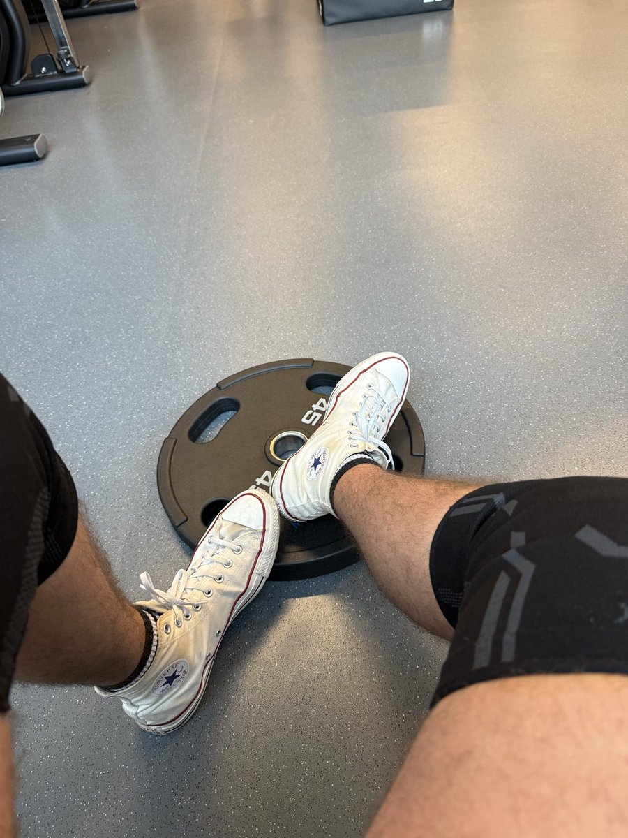 oversizedchucks's tweet photo. It’s leg day so you know that means it’s chucks day….i mean every day is chucks 😈

#Fetish #ConverseFetish #ConverseLover #CONVERSEFamily #Chucks #Converse #ChuckTaylor https://t.co/ZqtRAQKV64