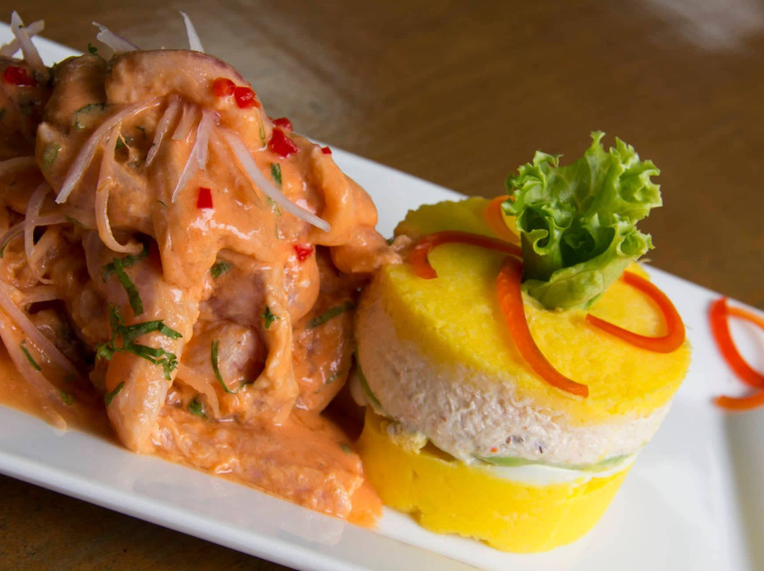 EmeryWilkeqi's tweet photo. Sabías que el ceviche peruano combina frescura del pescado marinado con limón, ají y cilantro Un sabor vibrante que transporta directamente a las costas sudamericanas. No te lo pierdas! https://t.co/NNcgpxnDdT