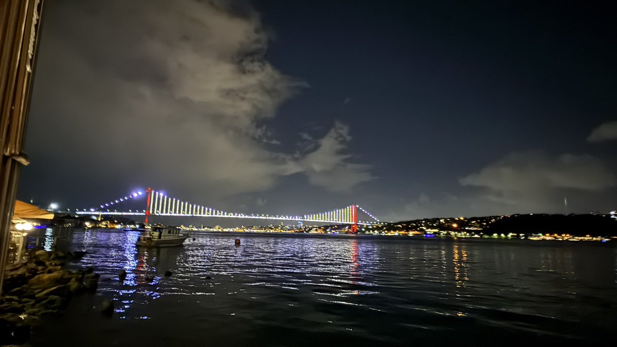 asluhan's tweet photo. Sayılı gün çabuk geçer 😩 gurbetçinin derdini gurbetçi anlar . https://t.co/LySA210M4b