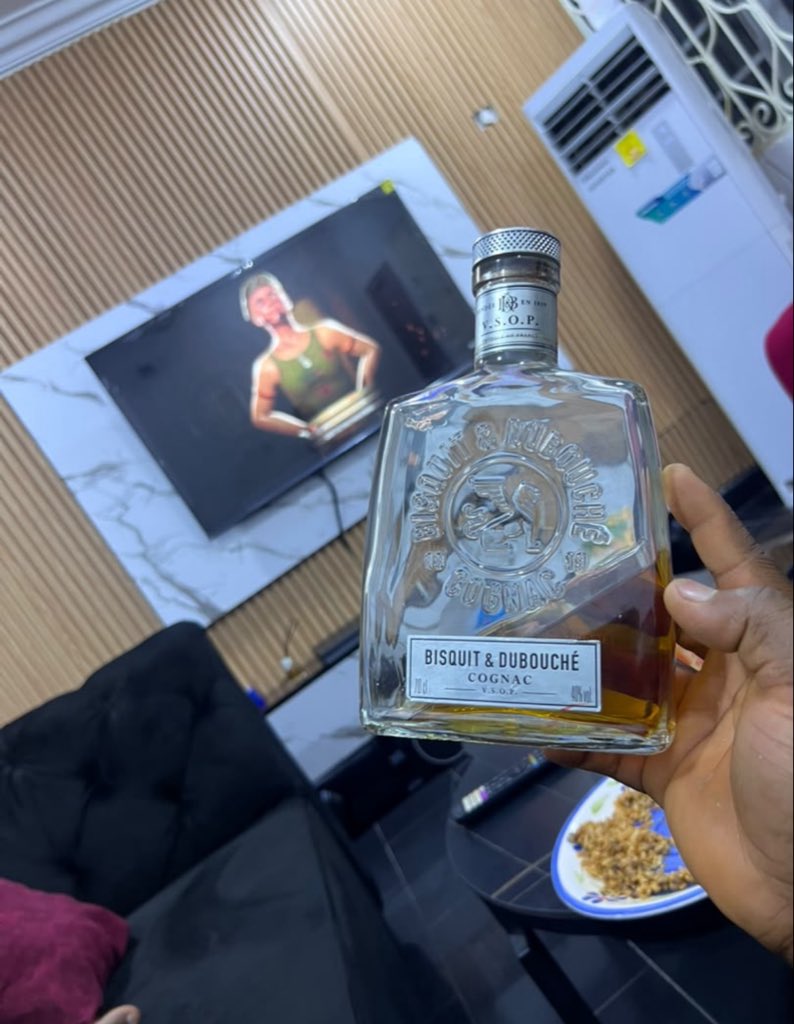austinclips1's tweet photo. Fine girl you no fit take this one ooo😂😂 https://t.co/HjK4R2RTwS