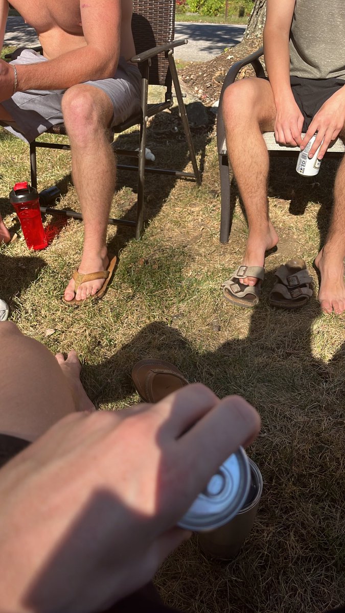 tonytoneset's tweet photo. Drove 3 people to our buddies house for my 3:30 PM class, then proceeded to get 12 angry manned into drinking beers in the yard #senioryear #ballgame https://t.co/QQvOl988kS