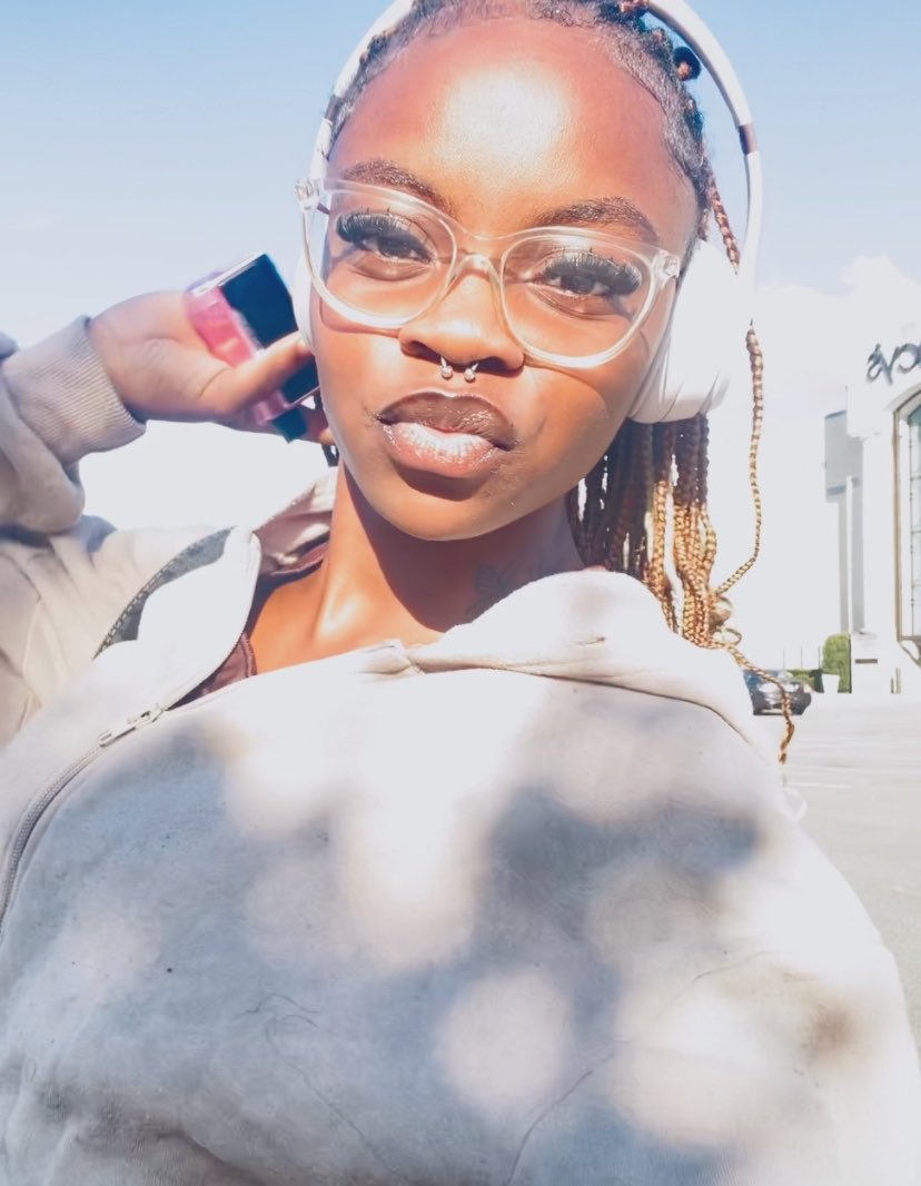 Trick4Tiny's tweet photo. somewhere between minding my business and deciding who gets to spoil me. 🎀 https://t.co/S3QD3zxQWt