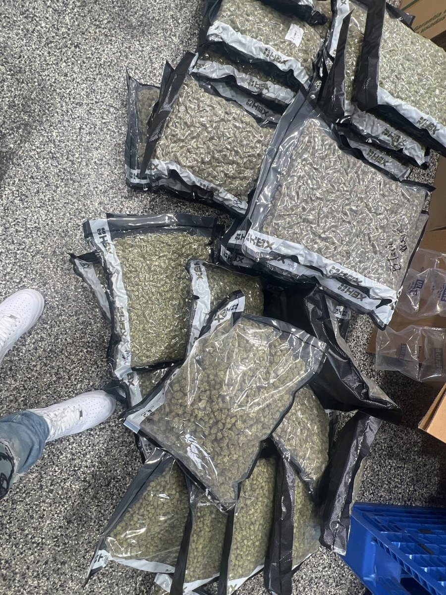 BUDSGUNSHO's tweet photo. Order ready to go out 🔥 🎟️ tap in https://t.co/FJ5dzv1txR