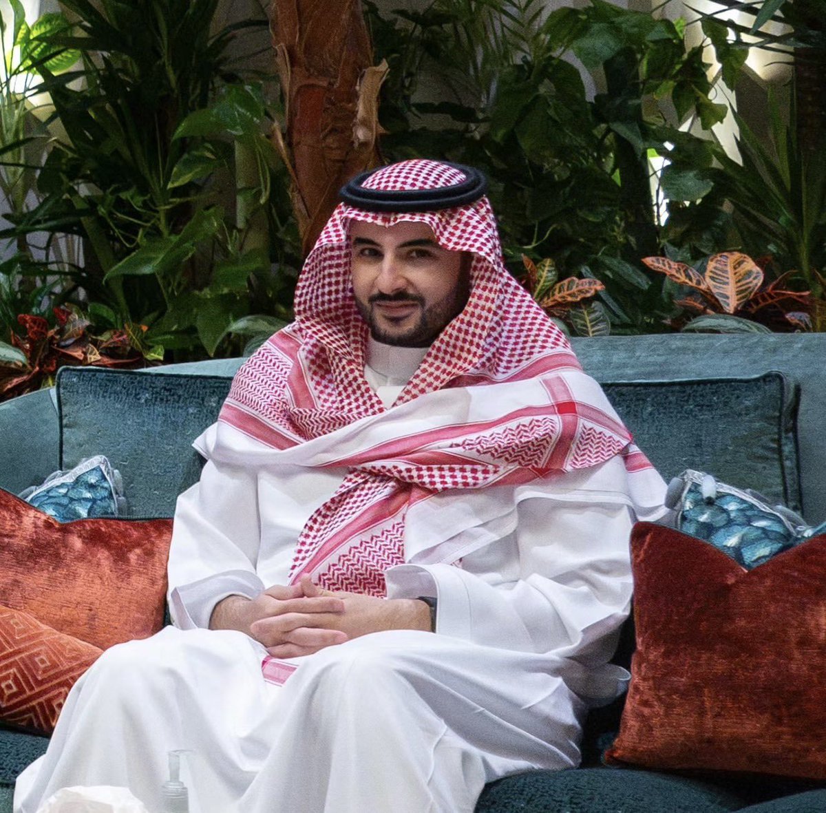 Moh_alswady9's tweet photo. تقل له السلام عليكم
-
يقل لك: عتسلفني جيش ياعم يا منعاه 👏🏻🙏🏻
وزير الدفاع الياااااااي الكيوت 🤣😂😁 https://t.co/fa1nFysA7H