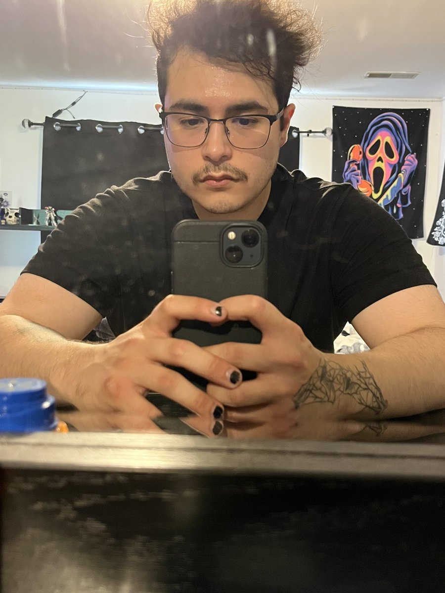 OscarBeZoom's tweet photo. Oscar 🩵🖤
🦇 horror, anime, gaming, model kits
🎃swtor, ff14, Minecraft, anything tbh
💀 alt, cooking, spooky stuff, love to listen to some one yap 
🐦‍⬛ DMs open come get to know me 😋
#mutuals #moots #promotwt #gaming #animetwt #alt #moothunt #NSFW #nsfwmutuals #switch https://t.co/Su1WJzivct