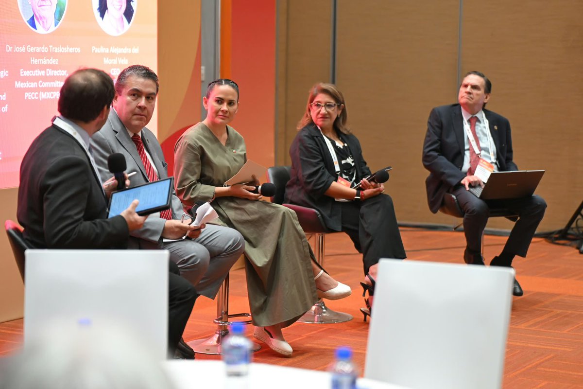 AlejandraDMV's tweet photo. Agradezco a la @UPInstitucional la invitación al QS Higher Ed Summit: Americas 2026. 🎓🌎

Conversamos sobre cómo la cooperación académica, la movilidad y la investigación conectan el talento de México con el mundo y generan nuevas oportunidades.

Cooperar en educación superior es apostar por el futuro de las y los jóvenes. 🇲🇽🤝🌎