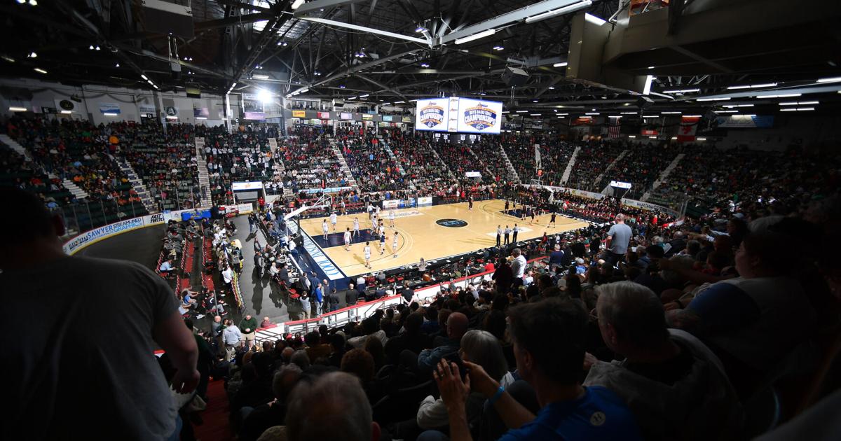 poststar's tweet photo. Glens Falls has been recommended as host site of the State Boys Basketball Tournament in 2028-30. Now organizers wait for the NYSPHSAA Executive Committee to vote on Oct. 21. ➡️ Find link to story in bio https://t.co/5GFQ5xpyw2
