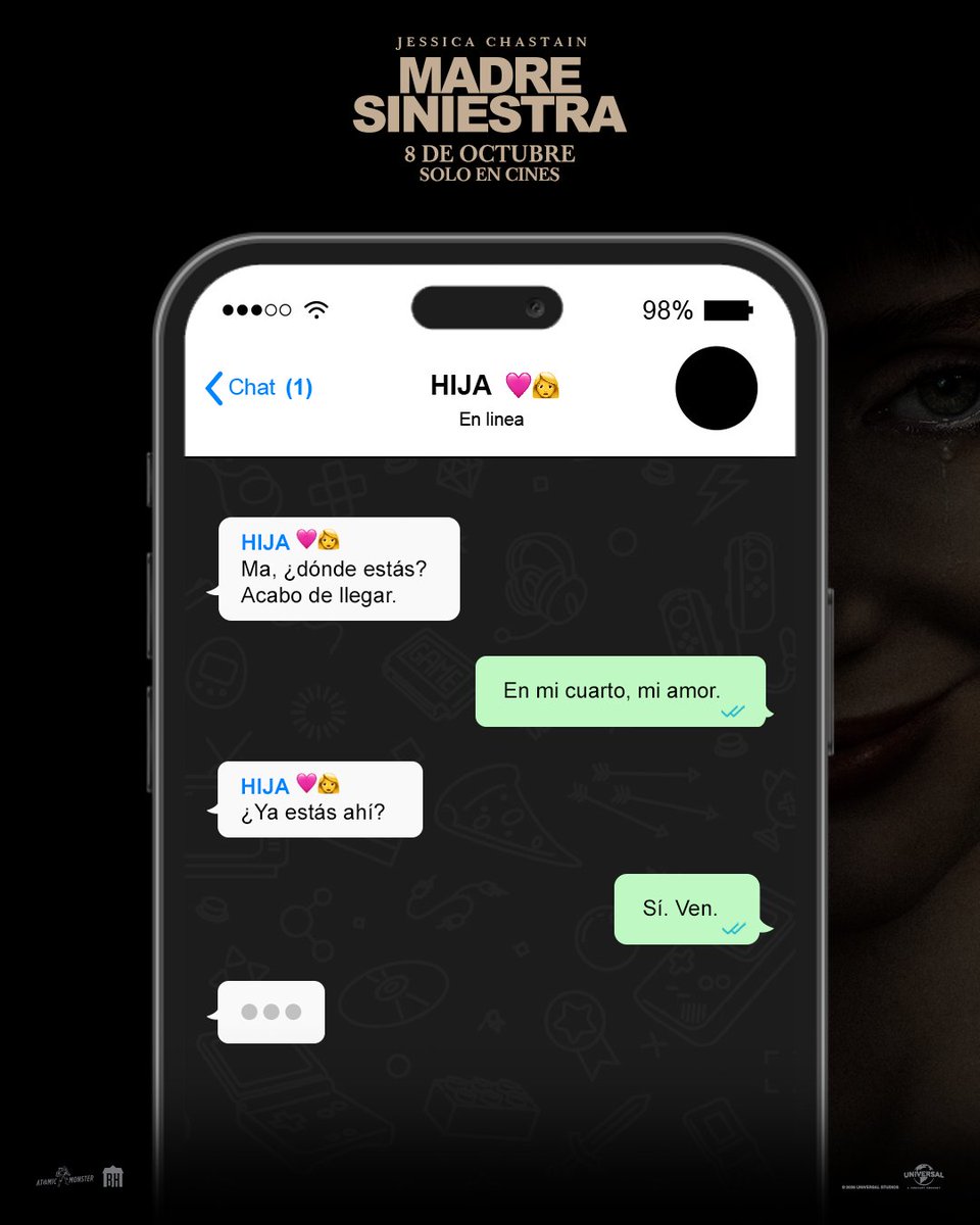 UniversalMX's tweet photo. Mamá siempre encuentra la forma de estar cerca… incluso cuando no la puedes ver. 🖤 Descubre el lado terrorífico de una madre en este chat. #MadreSiniestra 8 de octubre, solo en cines. https://t.co/bpYtTDTd6l