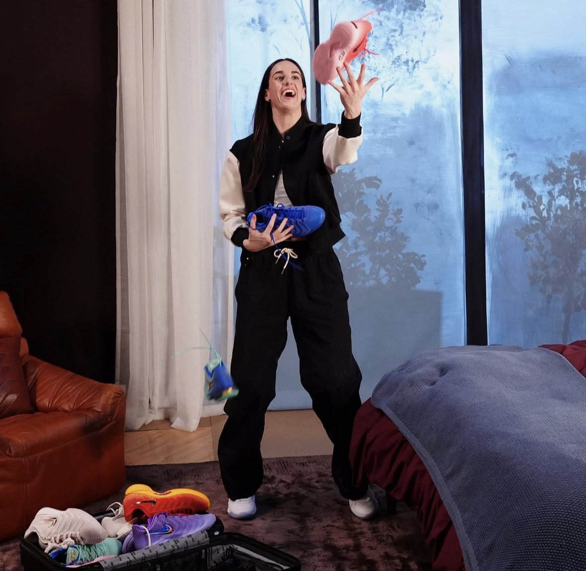 CClarkReport's tweet photo. The Caitlin 1 is largest signature shoe launch in Nike's history, according to Nike CEO Elliott Hill

The Caitlin Clark Effect shows no signs of slowing down https://t.co/OQuQE3ZZTB