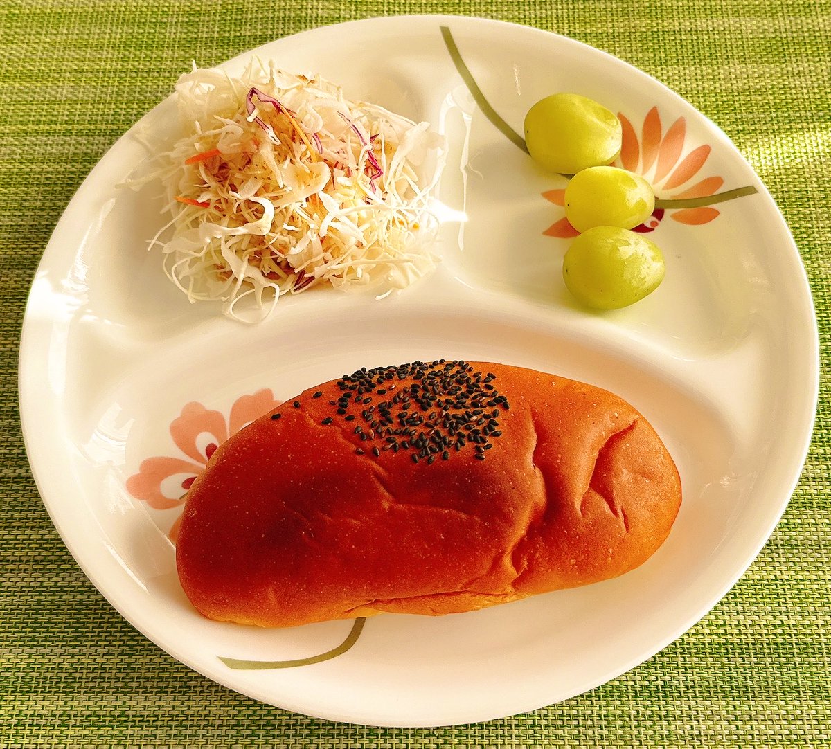 Toshiro_O's tweet photo. 朝ごはん
#朝ごはん #朝食 
#朝ごはんしっかり食べよう 
#安納芋マーガリン https://t.co/hsAX7UC51I