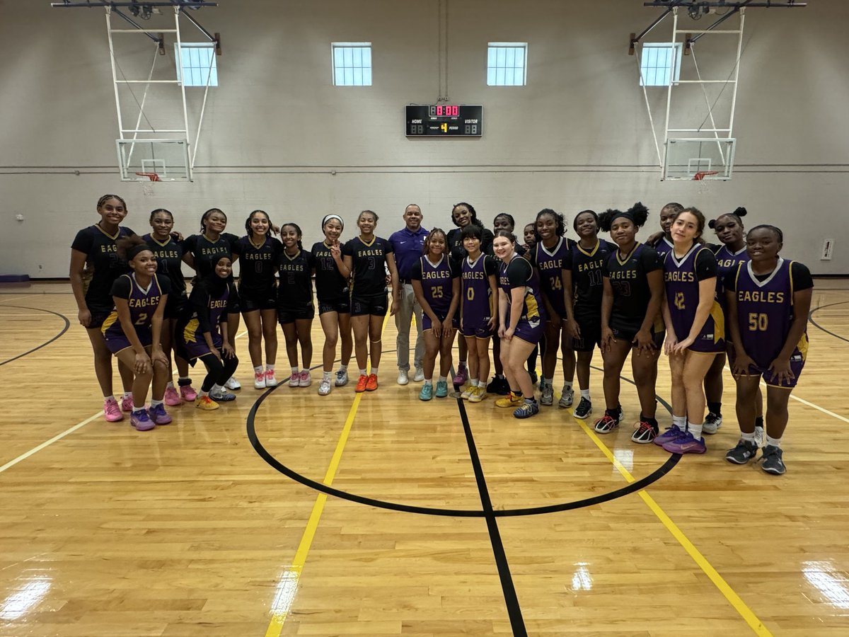 LE_HOOPS's tweet photo. Thank You @ChrisGibsonEdS for the gems 💎!
“…Eagles 🦅 have precise VISION”‼️
***Focus on the big picture 🦅🦅🦅s***
@RichardsonHS1 @RichardsonISD @RISDAthDept
#RISDdreamon #WarEagleweek #LE5weekchallenge #LEgacy https://t.co/ZeaQy8Jn3w