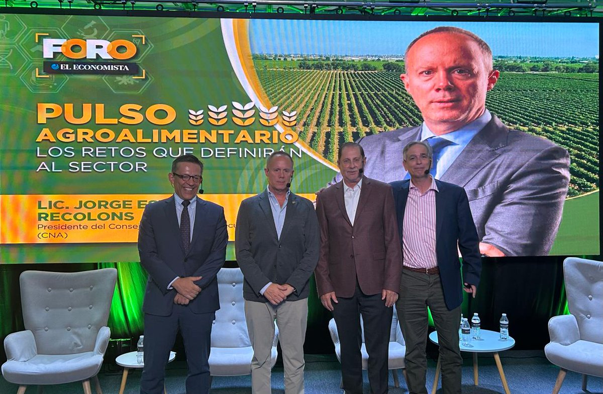 Jorge_EsteveR's tweet photo. 🌱 Hoy participé en el foro “Pulso Agroalimentario. Los retos que definirán al sector”, organizado por @eleconomista, un espacio muy valioso para poner sobre la mesa los retos y oportunidades del campo mexicano.

México tiene enormes posibilidades para elevar su productividad, pero necesitamos certidumbre, financiamiento, seguridad, sanidad, tecnología y una visión de largo plazo para aprovecharlas y atraer a las nuevas generaciones.

Agradezco a El Economista por la invitación y por reunir a @CortinaGallardo, @JulioBerdegue, @derosenzweig,  @Juan_GCMA y @JesusAlanElizon, con quienes fue un gusto intercambiar perspectivas y conocimiento sobre los desafíos que enfrenta el sector. También reconozco a Luis Miguel González por facilitar una conversación tan enriquecedora.

El campo tiene mucho que aportar al futuro de México; hagamos de sus oportunidades una realidad. 🇲🇽