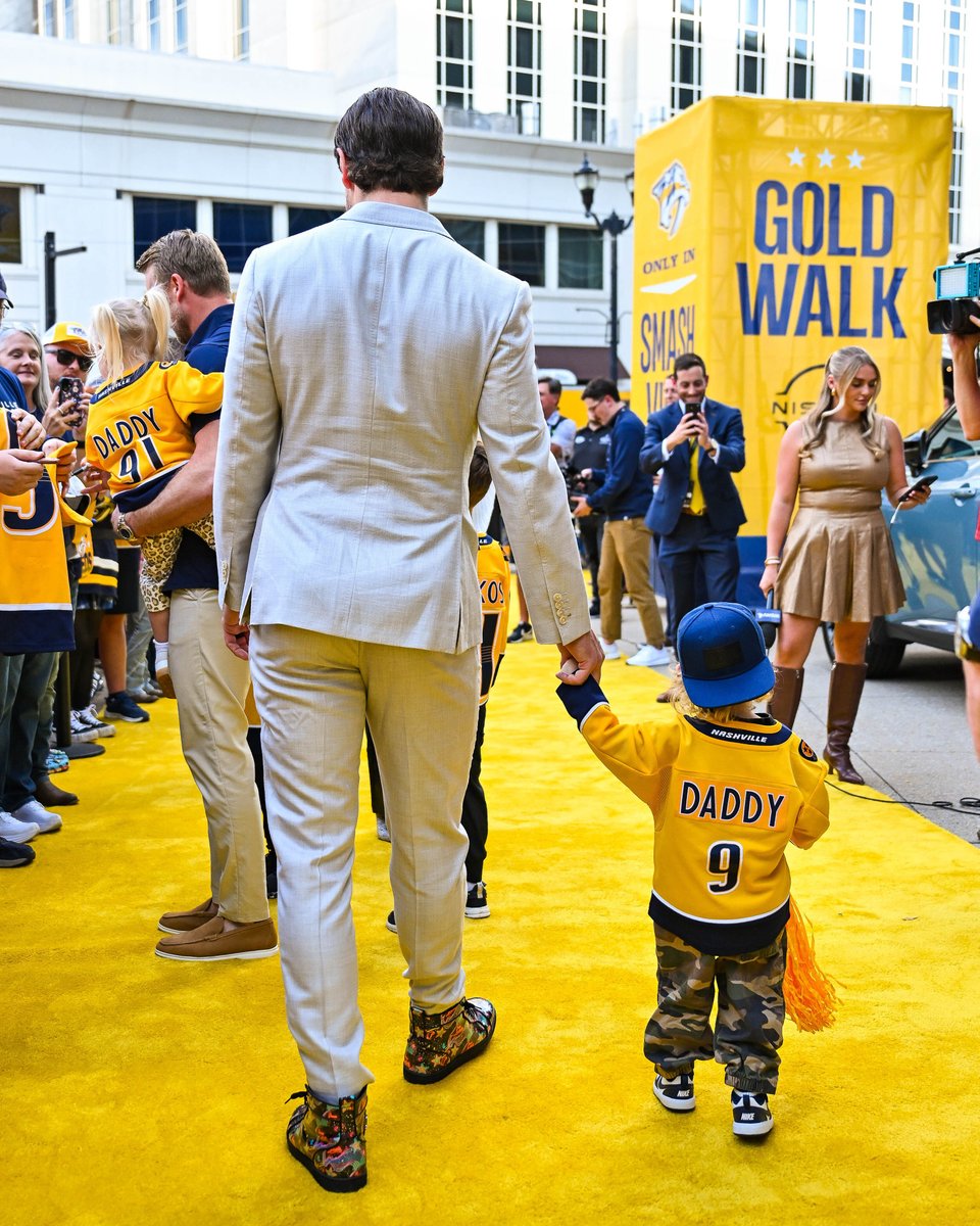 What it's all about! 🥹

Filip Forsberg and his son walked the gold carpet ahead of the @​PredsNHL season opener! 
 [📷](https://pbs.twimg.com/media/HTlCm8aaoAA